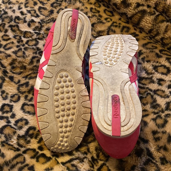 Bright Pink Reebok - Picture 5 of 6